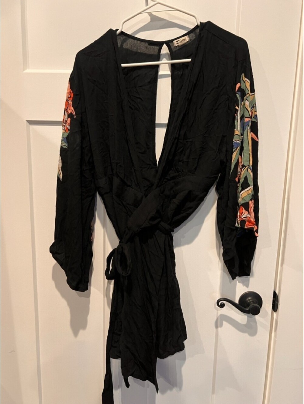 Billabong Womens M Black Floral Kimono Sleeve Romper Tie Waist Boho